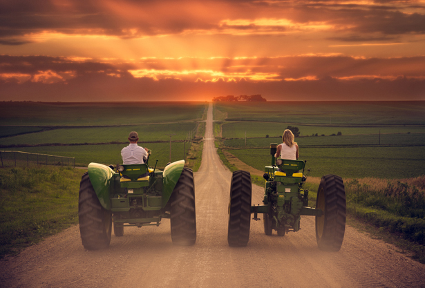 Tractor Wedding | Confetti.co.uk