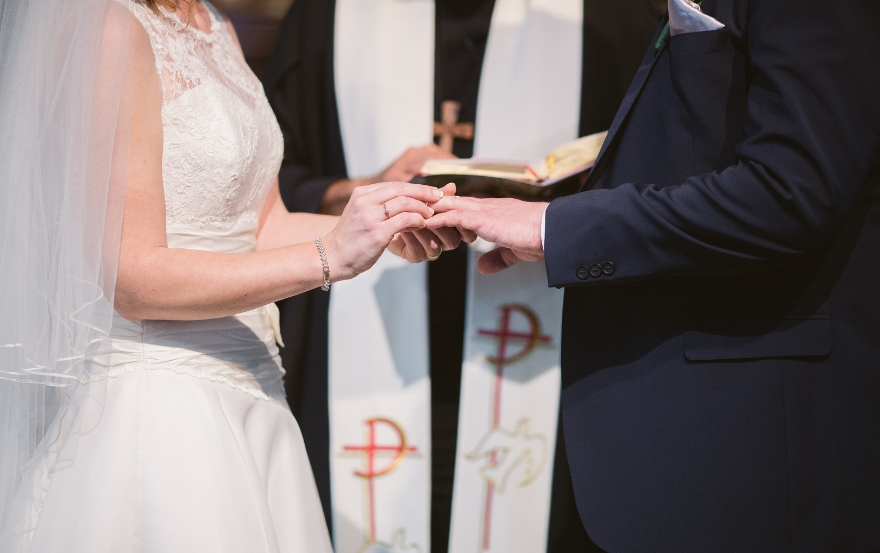 Wedding traditions and superstitions: Bride to the left