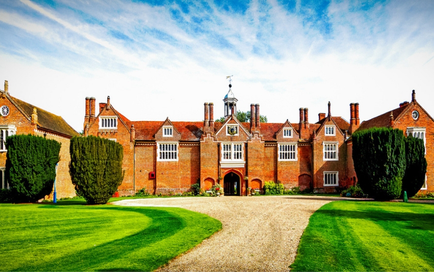 Gosfield Hall Wedding venue