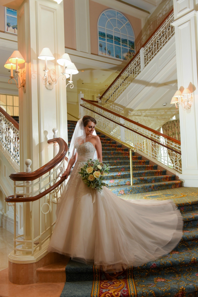 Disney World Bride at The Grand Floridan Hotel | Confetti.co.uk