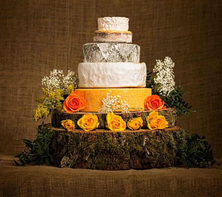 Cheese wedding cake by the Cotswold Cheese Company | Confetti.co.uk