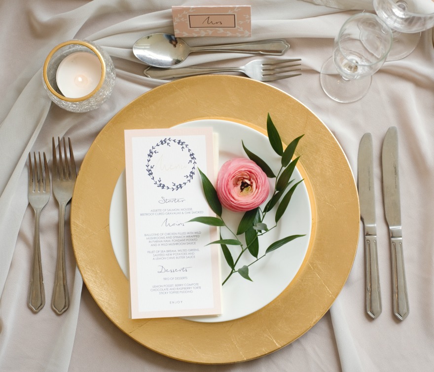 Wedding breakfast place setting Amanda Foreman Photography | Confetti.co.uk