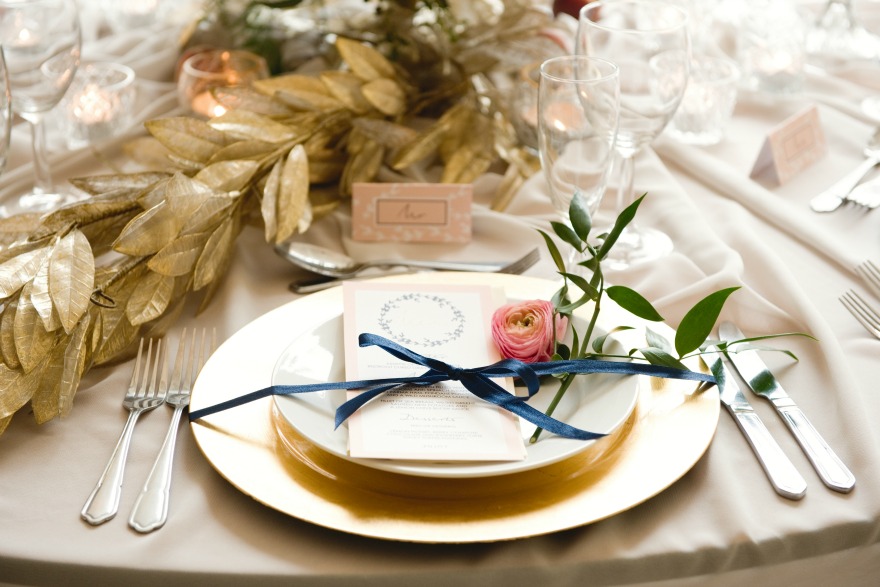 Wedding breakfast place setting Amanda Foreman Photography | Confetti.co.uk