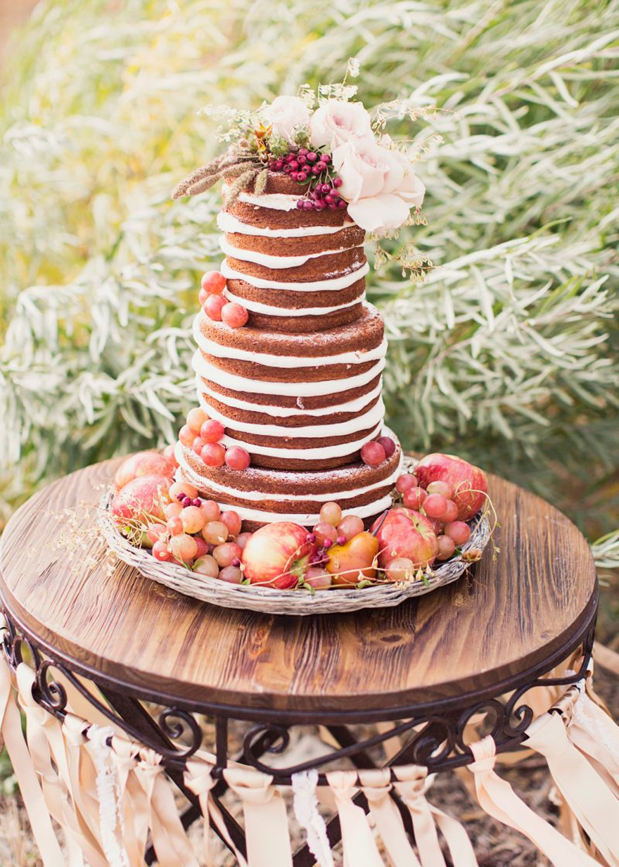 Autumn Naked Wedding Cakes - Autumn Wedding Inspiration - Photography by Alixann Loosle Photography | Confetti.co.uk