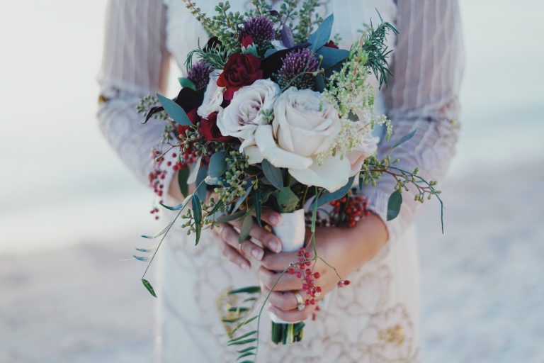 vegan-wedding-guide-eco-friendly-flowers