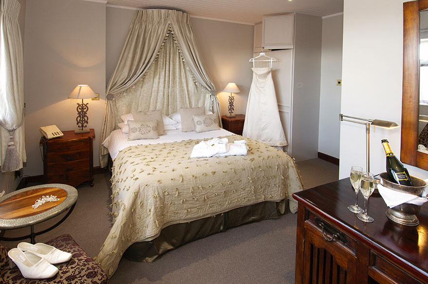 Pennine Manor Bedroom Bridal Suite | Confetti.co.uk