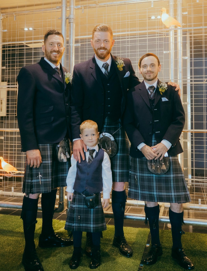 Jayne and Keith's Sunflower Scottish handfasting wedding | Confetti.co.uk