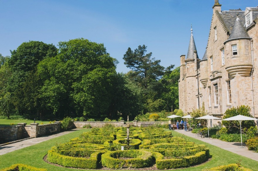 Luxury weddings at Carberry Tower Scotland | Confetti.co.uk