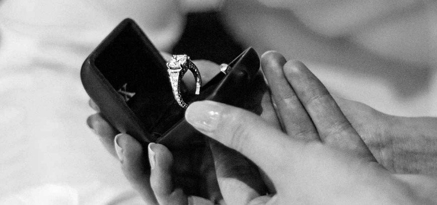 How to choose an engagement ring by ROX | Confetti.co.uk