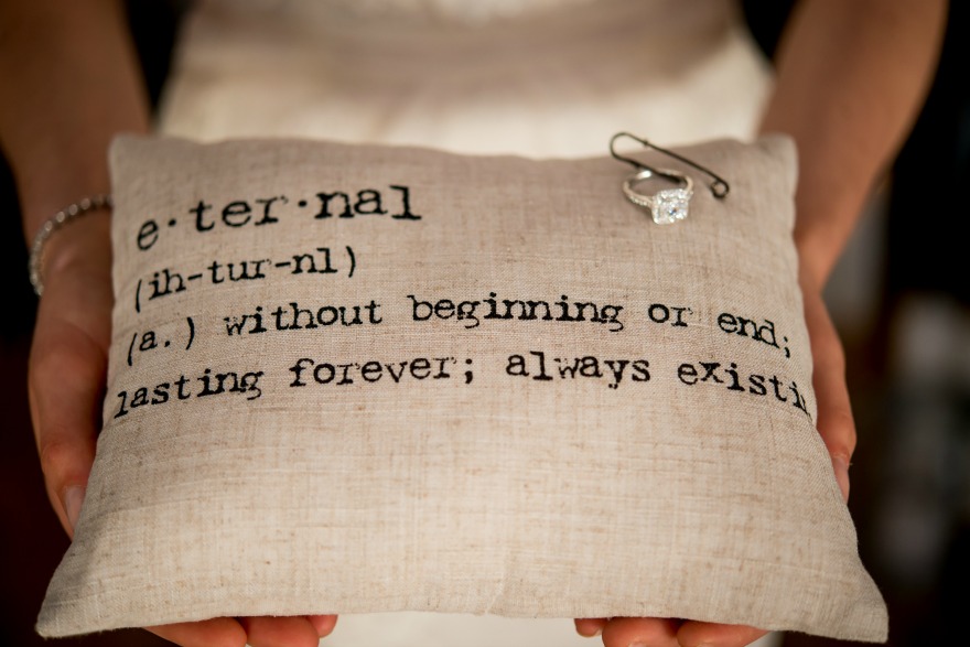 Natural linen ring cushion for Wedding celebrant ceremonies | Confetti.co.uk