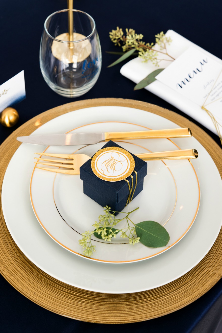 Winter table in navy and gold | Confetti.co.uk