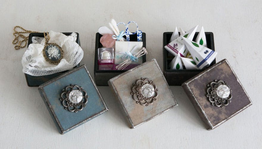 DIY Vintage Perfect Bridesmaids Mini Gift Boxes | Confetti.co.uk