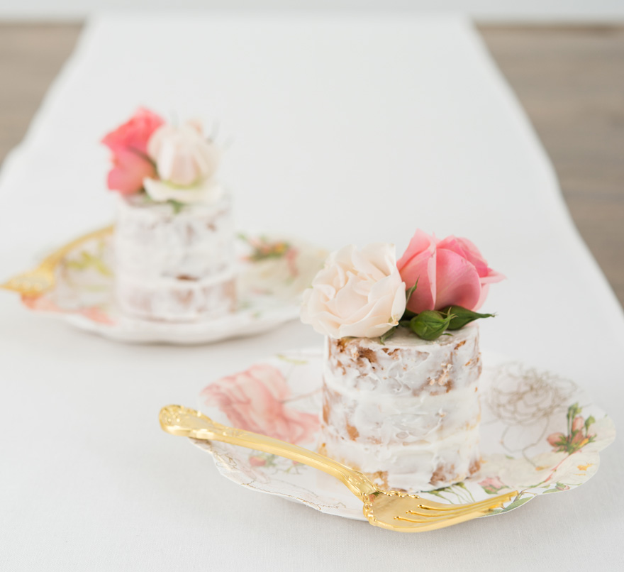 Miniature White and Pink Roses Cakes with Vintage Floral Plates and Gold Forks | Confetti.co.uk