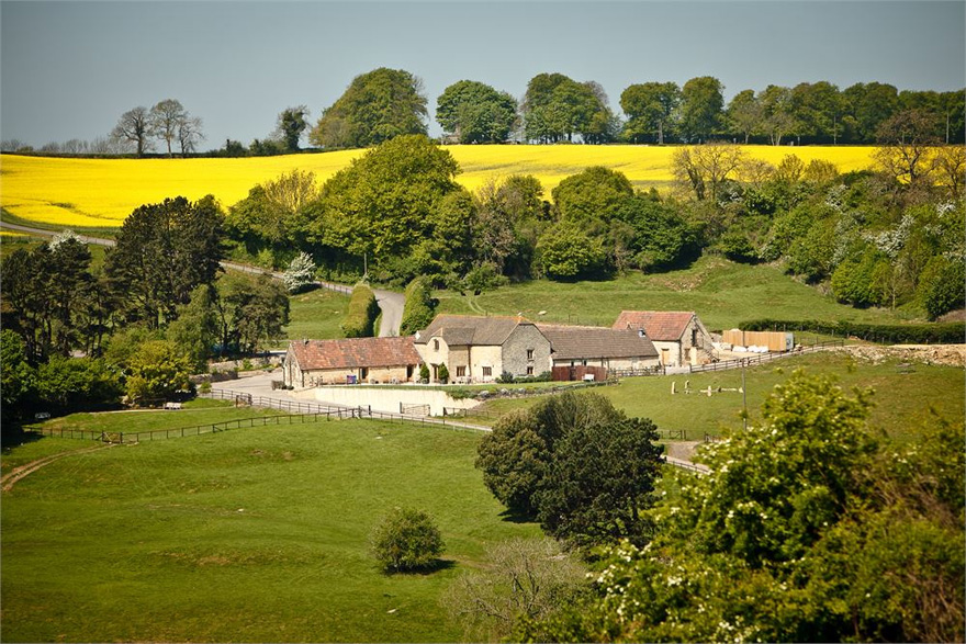 The Kingscote Barn Summer Rustic Countryside Wedding Venue | Confetti.co.uk