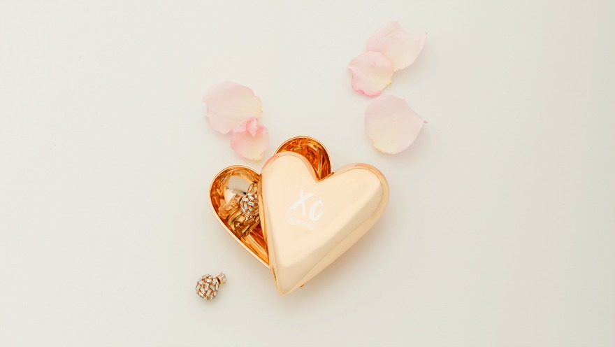 Personalised Gold Modern Heart Jewellery Box Bridesmaid Gift Idea - XO With Etching | Confetti.co.uk