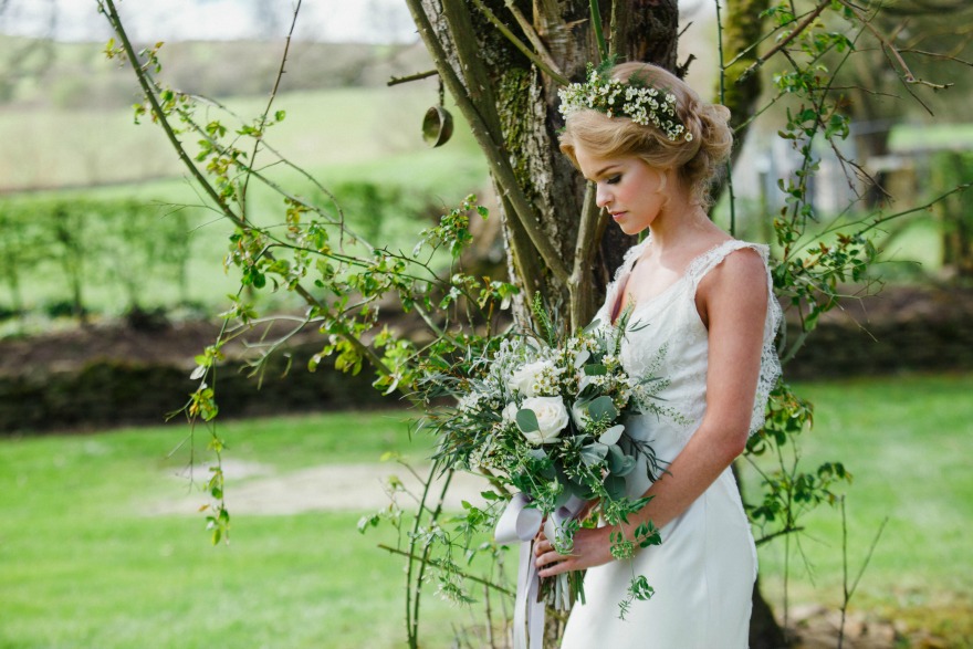 Spring wedding Ideas at the Devonshire Arms Hotel and Spa by Suzy Mitchell | Confetti.co.uk