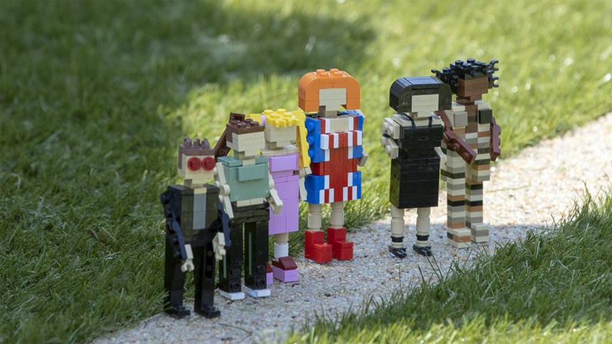 LEGO Royal Wedding Model - LEGO Sir Elton John and LEGO Spice Girls Models | Confetti.co.uk