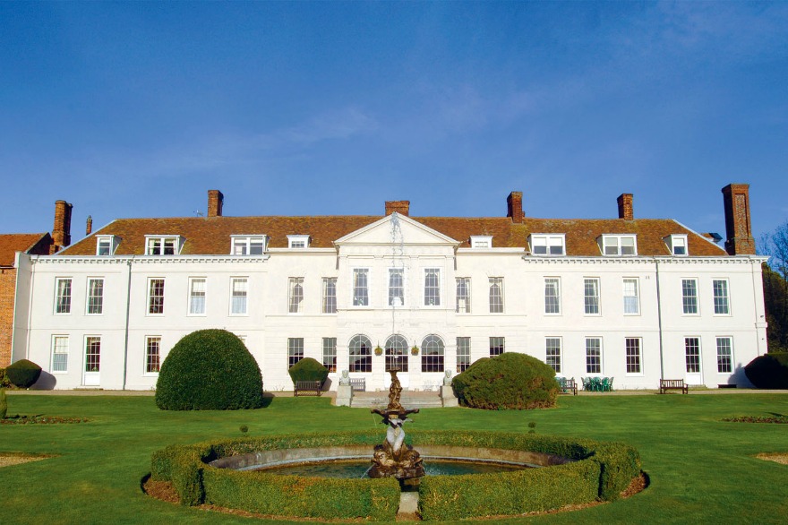 Luxurious wedding venues Gosfield Hall Essex | Confetti.co.uk