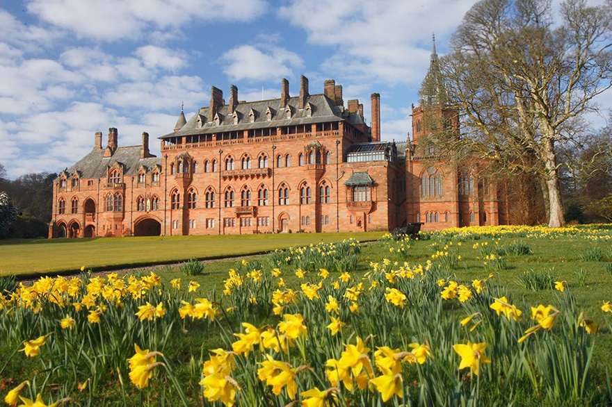 Mount Stuart Scottish Castle Wedding on the Isle of Bute, Scotland – Historic Buildings and Homes on VisitScotland - Spring Castle with Yellow Daffodils | Confetti.co.uk