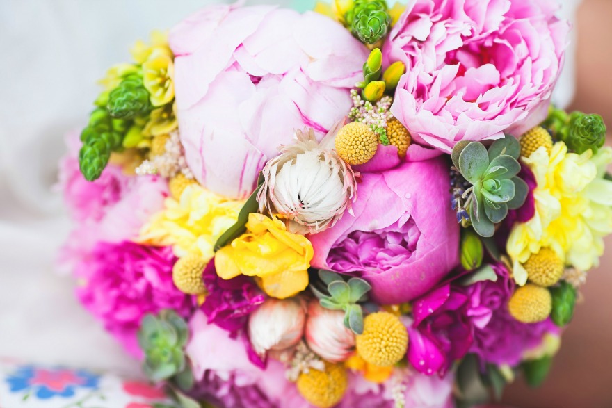 Peony wedding bouquets | Confetti.co.uk