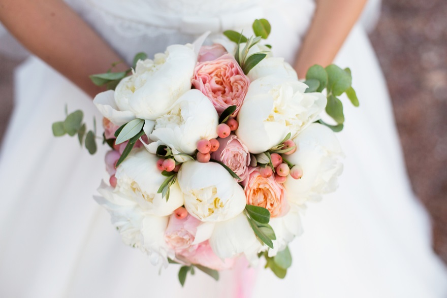 Peony wedding bouquets | Confetti.co.uk