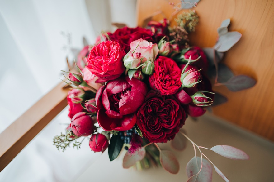 Peony wedding bouquets | Confetti.co.uk