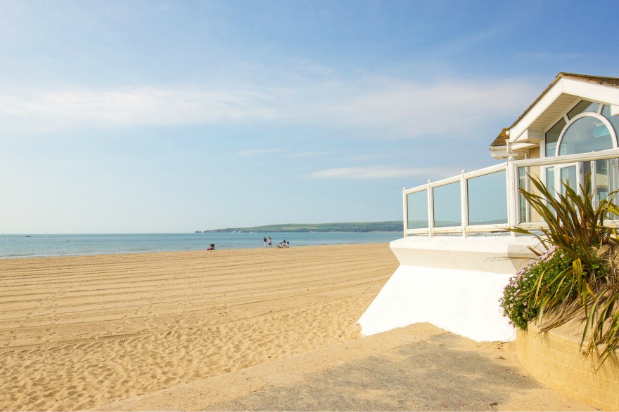 Coastal wedding venues Sandbanks Hotel, Poole | Confetti.co.uk