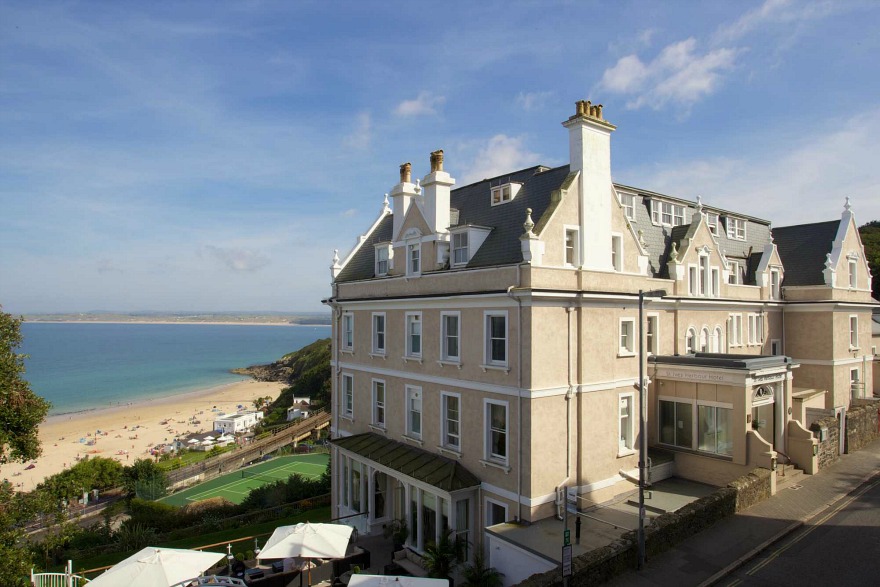 Coastal wedding venues St Ives Harbour Hotel, Cornwall | Confetti.co.uk