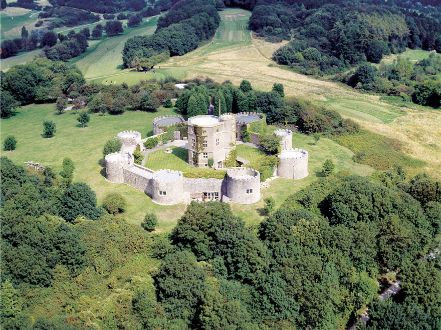 Walton Castle Castle Wedding Venue in Clevedon, North Somerset - 17th Century Grade II Hilltop Castle | Confetti.co.uk