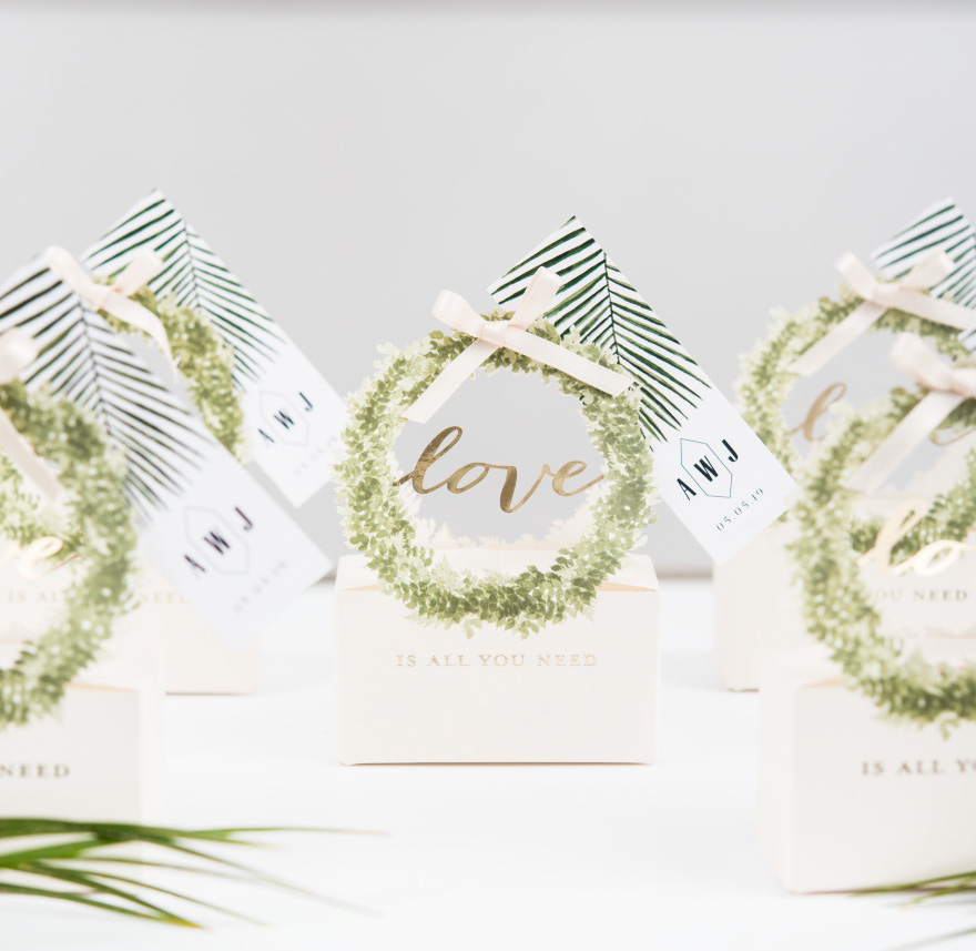 Love Wreath Favour Box with Ribbon - Beautiful and Unique Wedding Favour Box Ideas | Confetti.co.uk