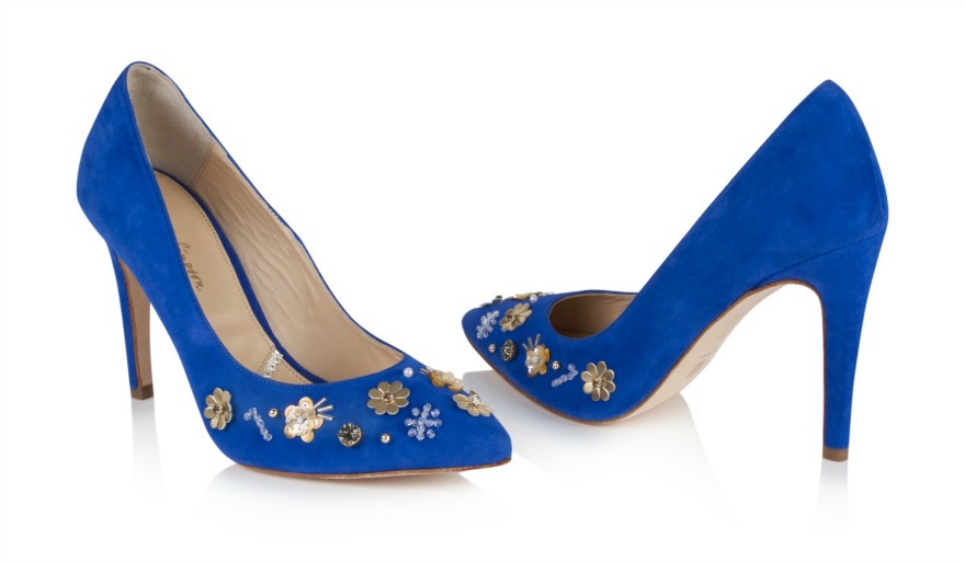 Blue wedding shoes with gold detail | Confetti.co.uk