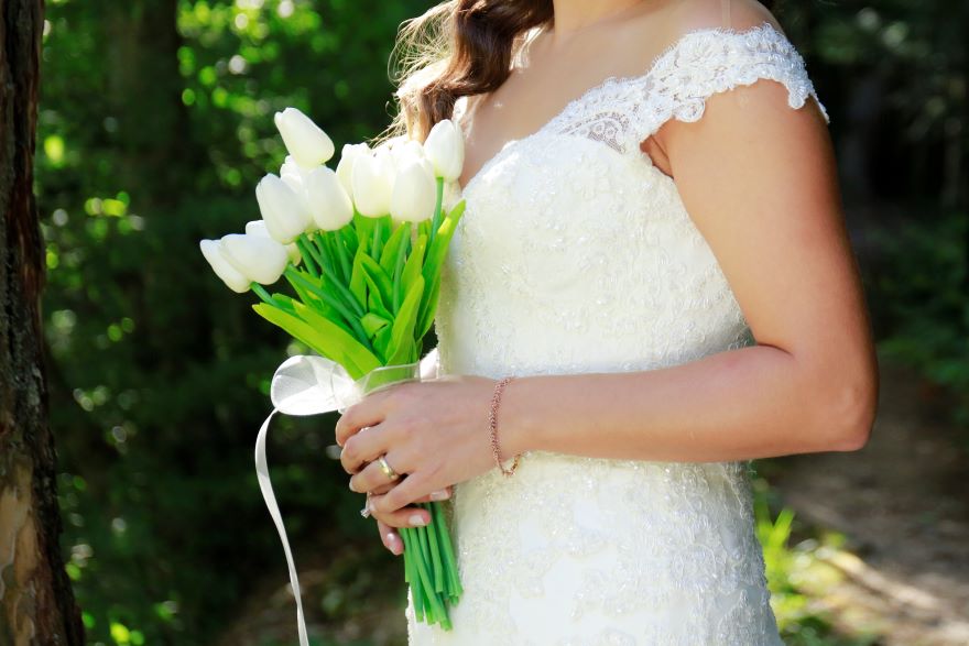 white-tulip-wedding-flowers