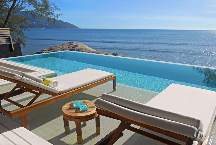 infinity-pool-in-the-seychelles