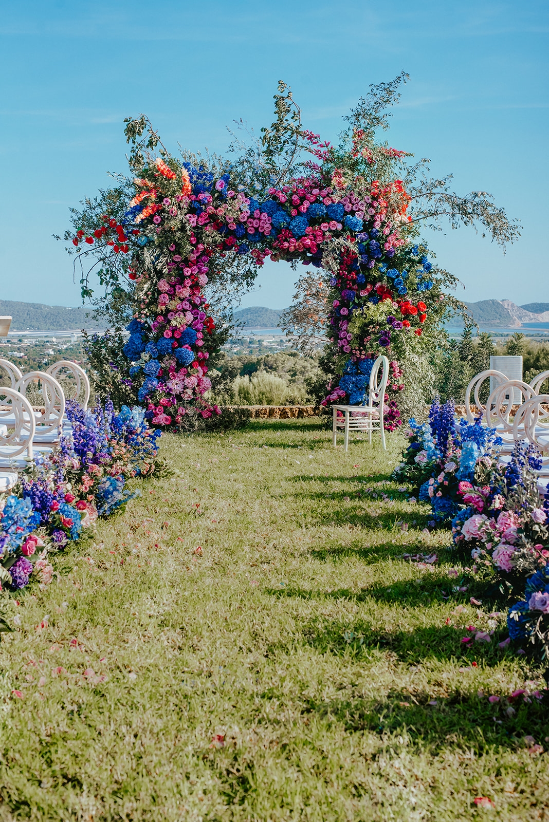 colourful-wedding-arch