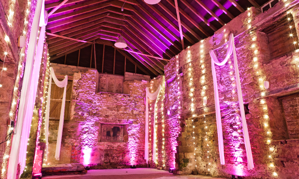 lighting-ideas-for-barn-weddings