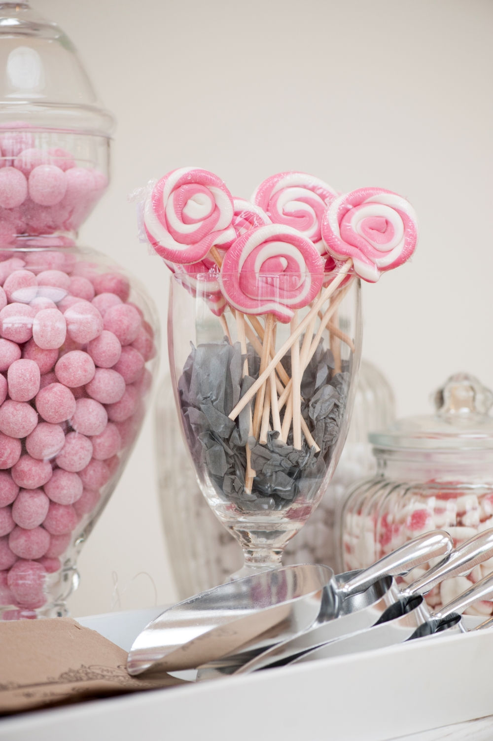 pink-wedding-sweet-table