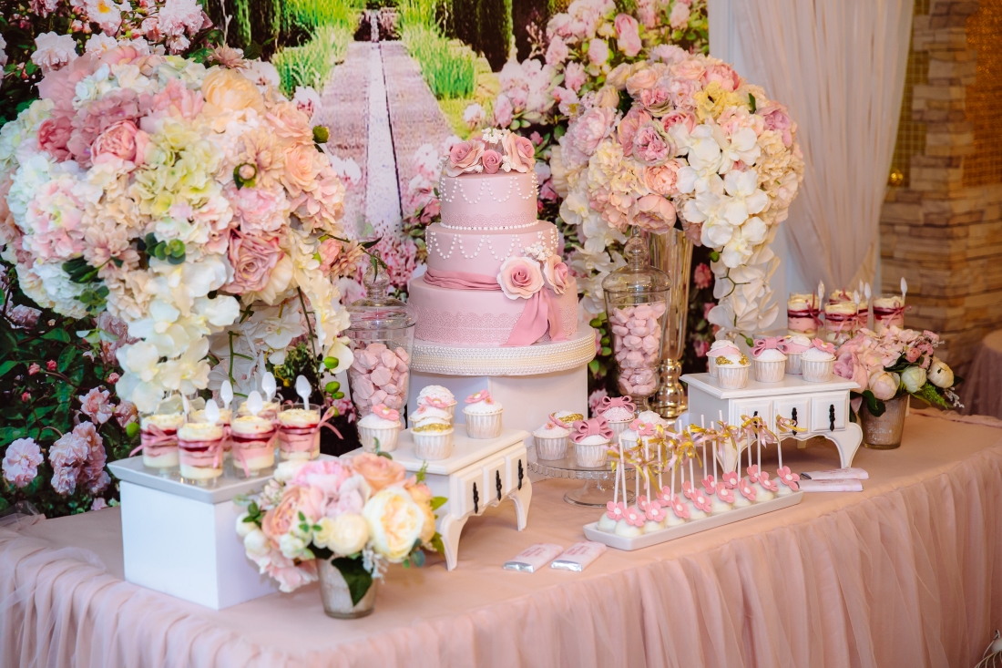 pink-wedding-sweet-table