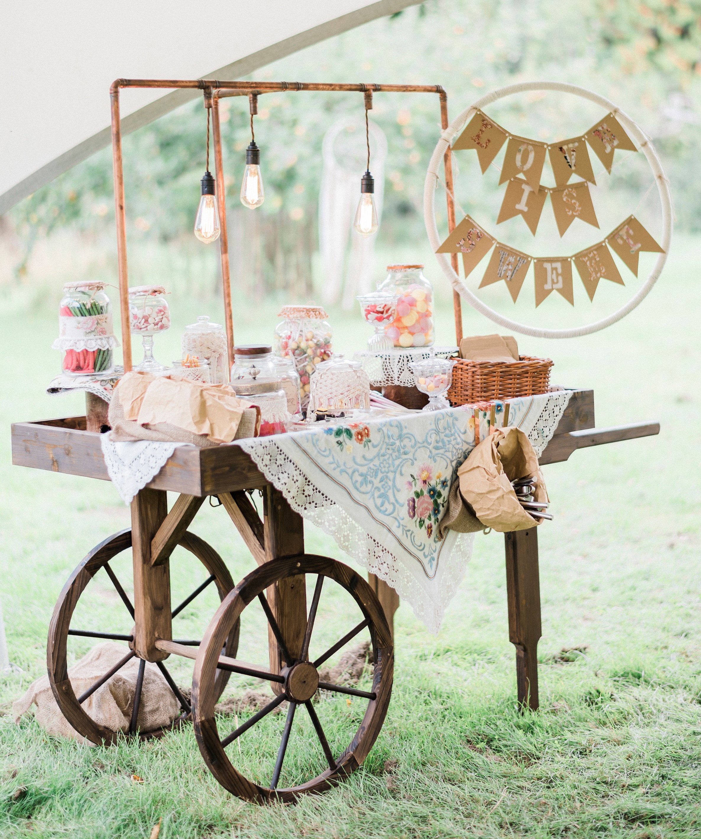 rustic-cart-wedding-sweet-table