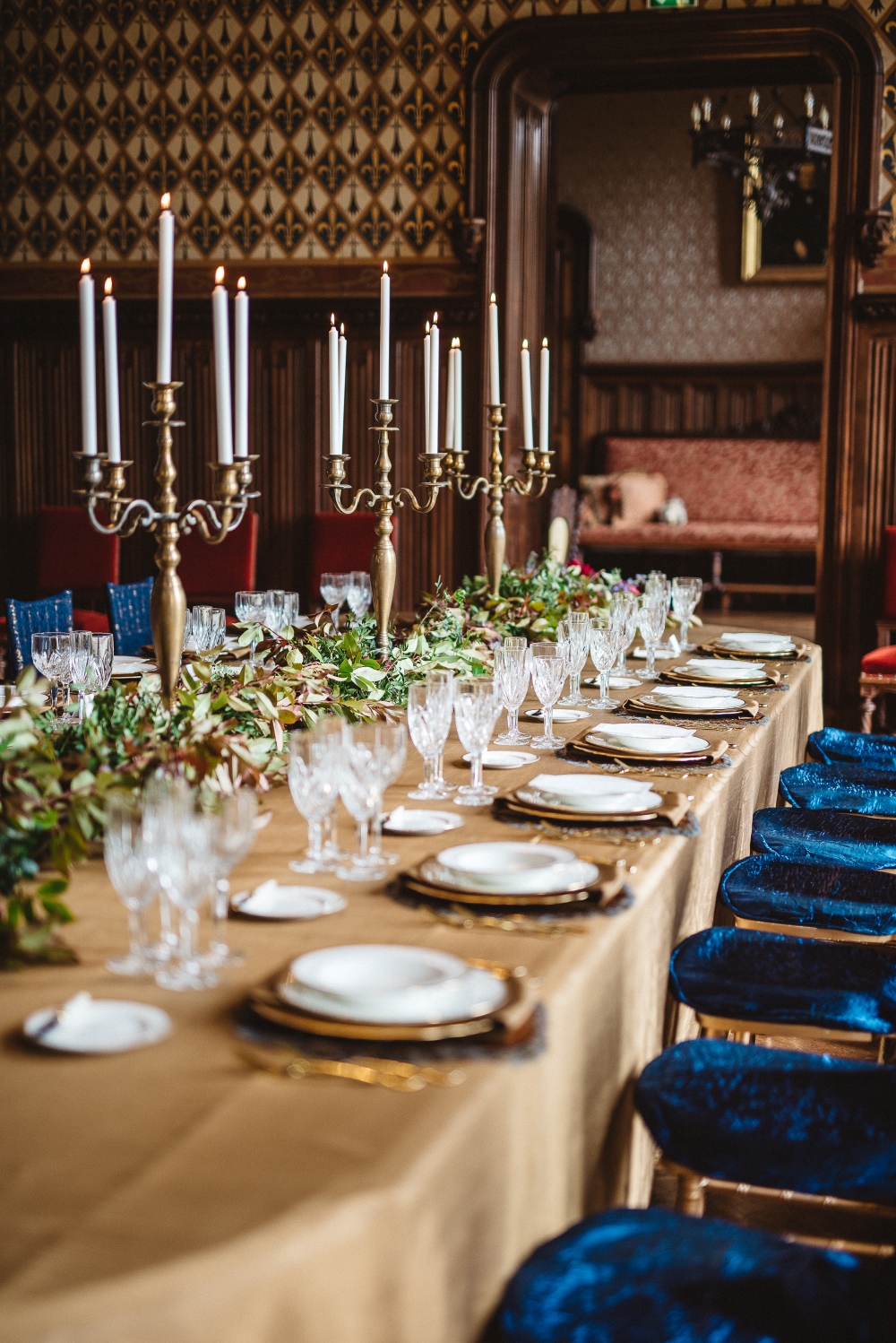 gold-wedding-table-decorations