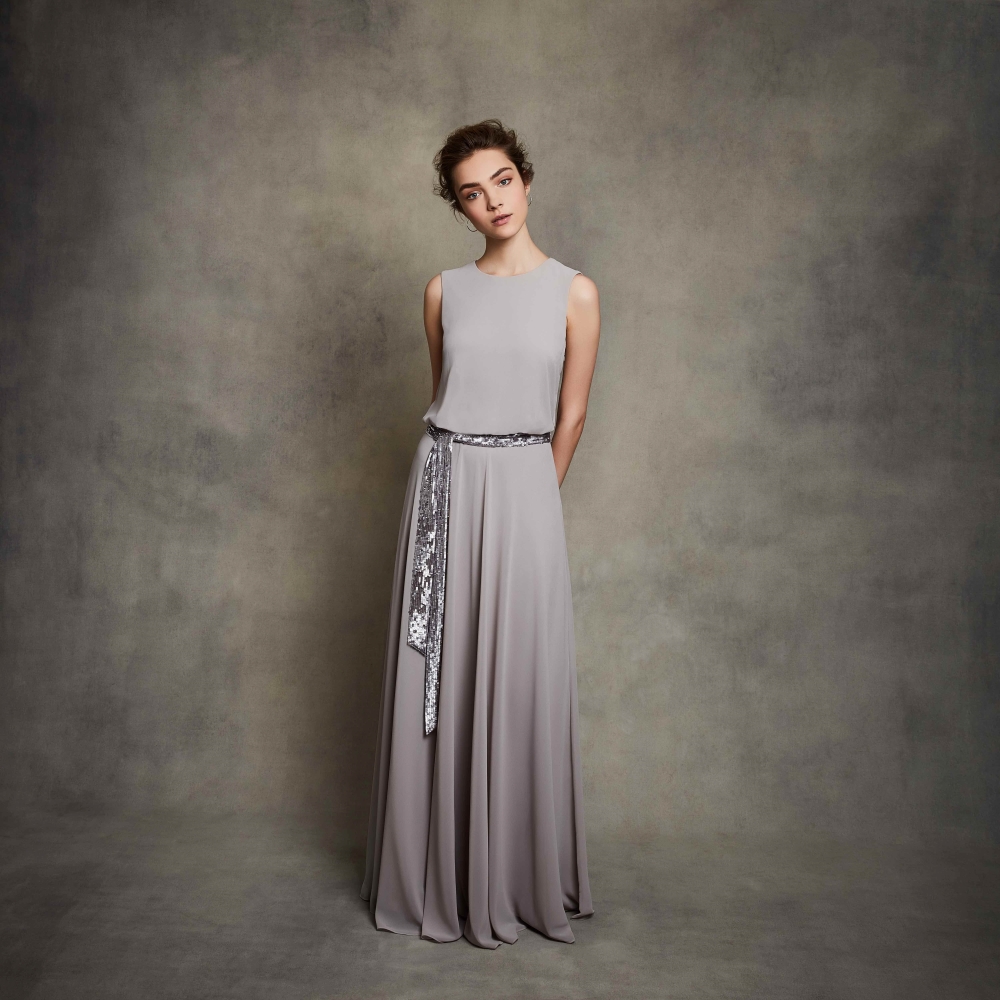 grey-bridesmaid-dress-for-winter-weddings