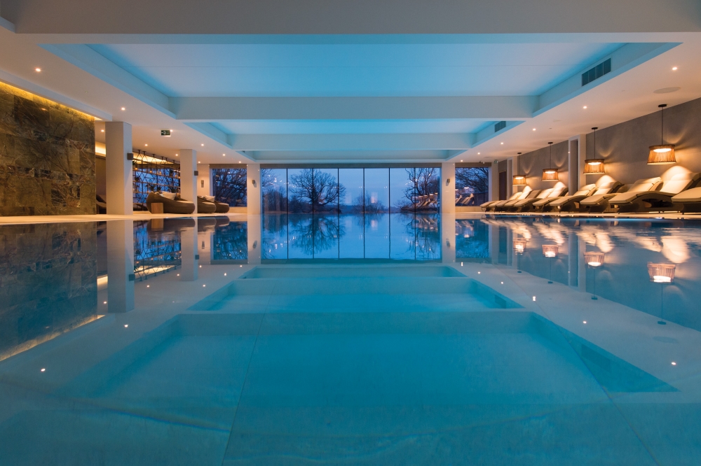 uk-spa-infinity-pool