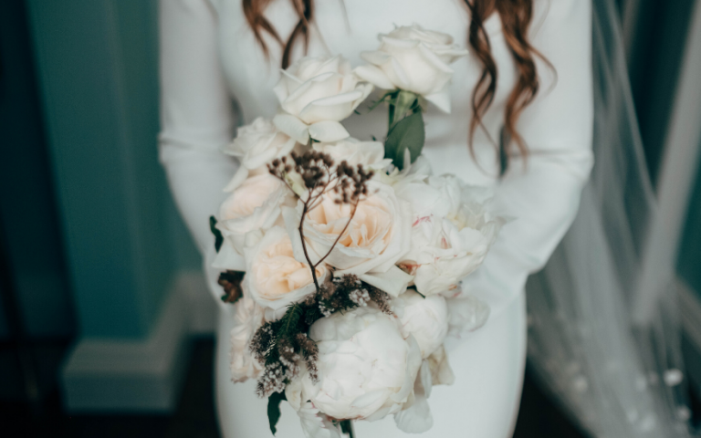 bleached-wedding-flowers