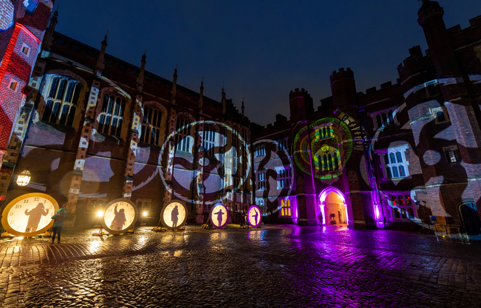 clocks-christmas-at-hampton-court