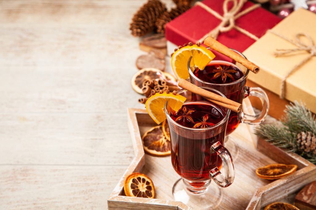 mulled-wine-dream-winter-wedding