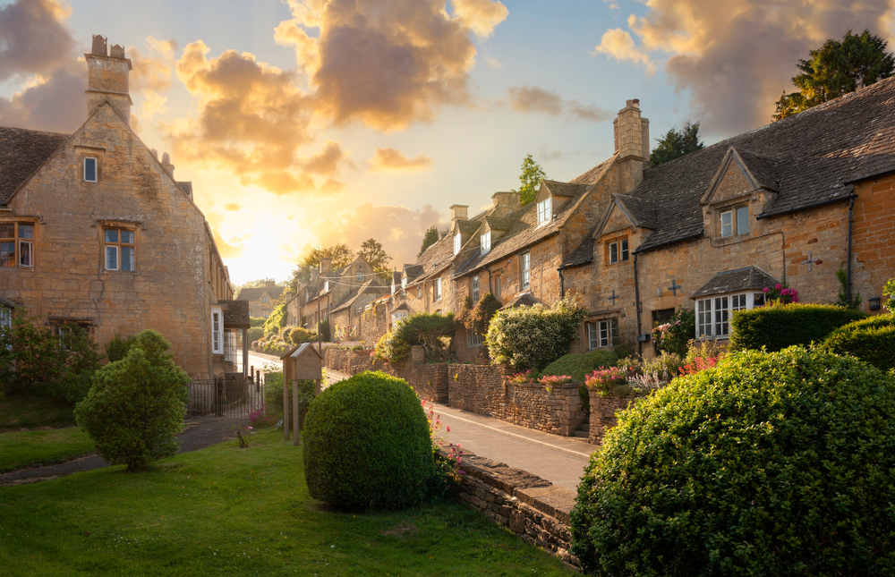 the-cotswolds-best-honeymoon-destinations-in-united-kingdom