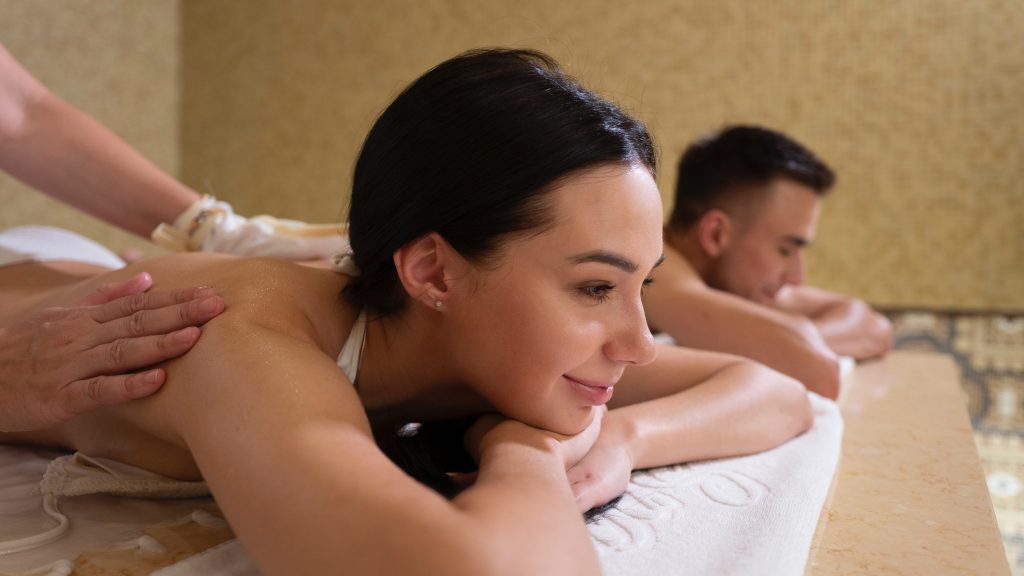 couples-massage-why-is-it-called-a-honeymoon