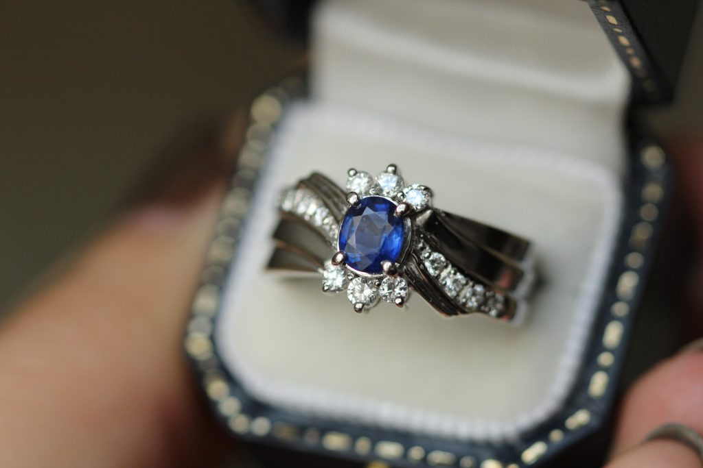 sapphire-ring- how-much-to-spend-on-an-engagement-ring 