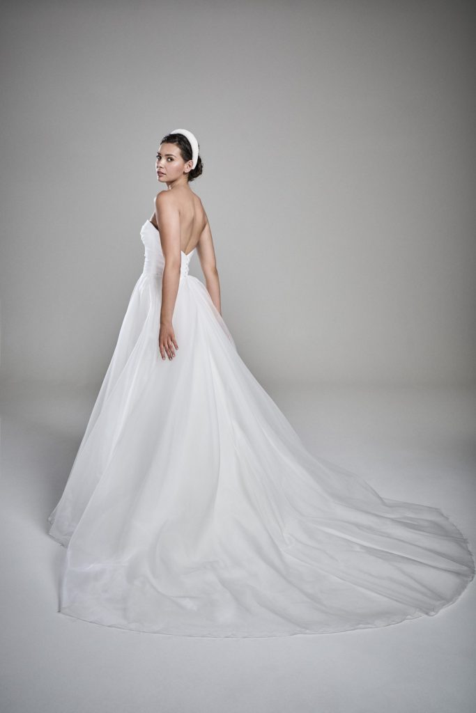 uk-wedding-dress-designers-suzanne-neville